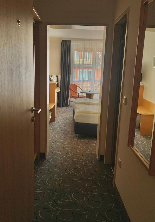 לינדאו Hotel Garni Brugger מראה חיצוני תמונה