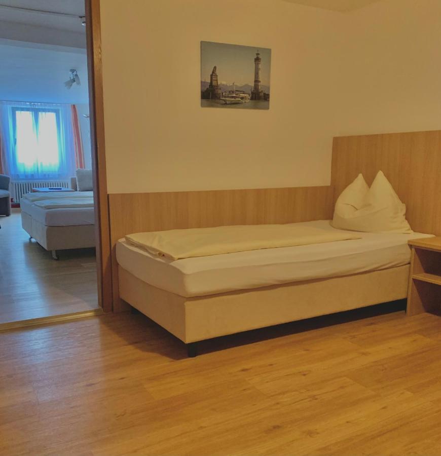 לינדאו Hotel Garni Brugger מראה חיצוני תמונה
