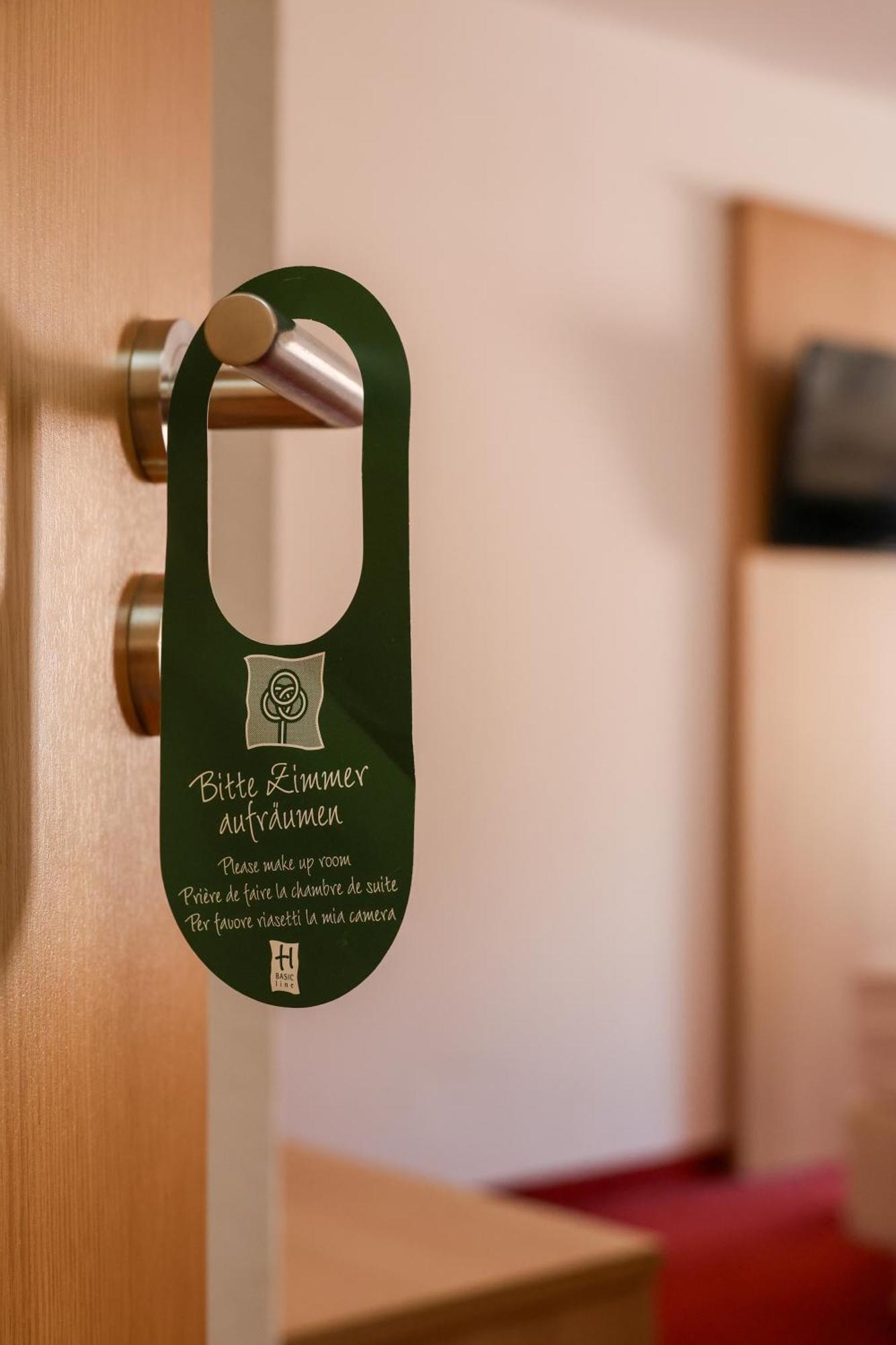 לינדאו Hotel Garni Brugger מראה חיצוני תמונה