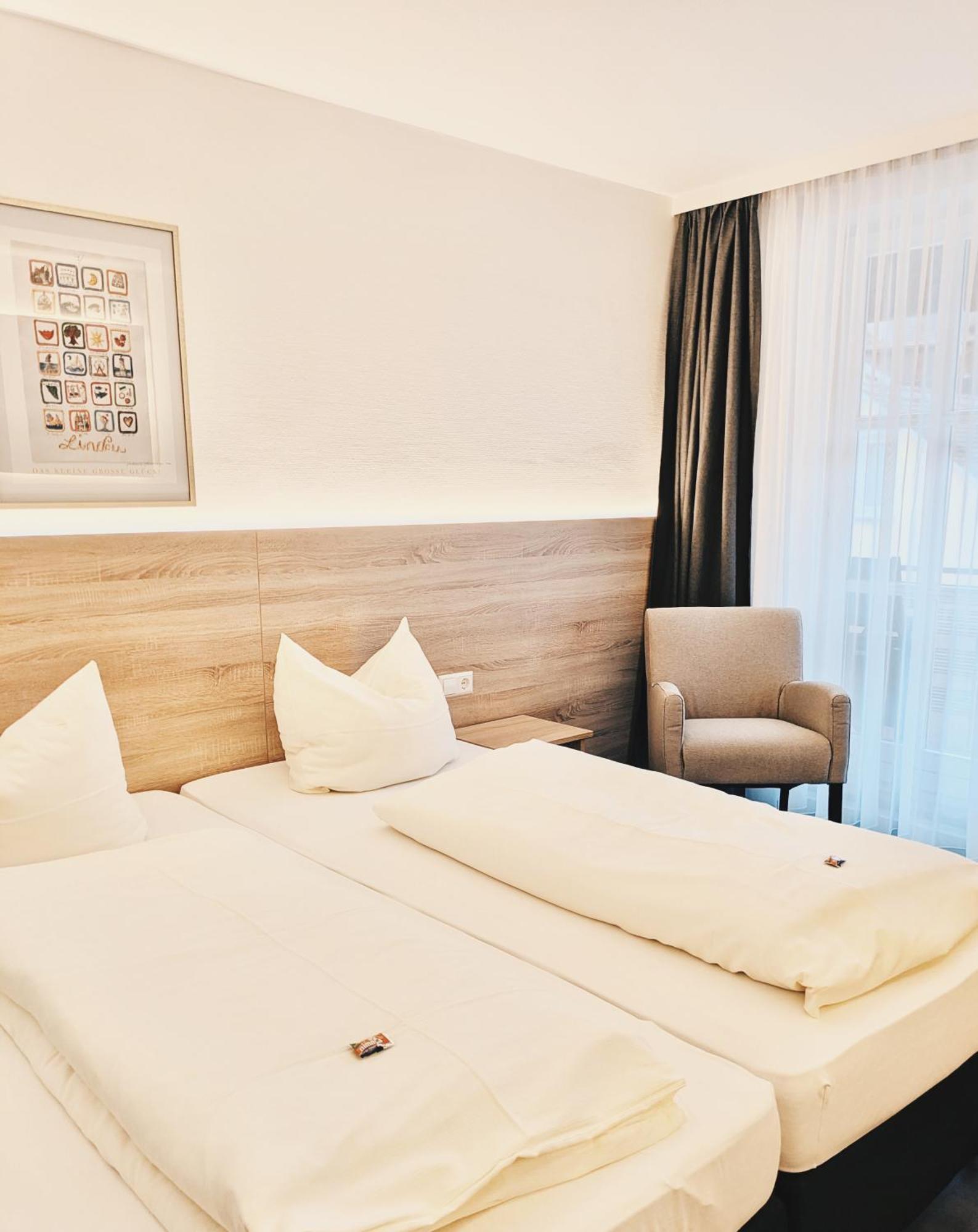 לינדאו Hotel Garni Brugger מראה חיצוני תמונה
