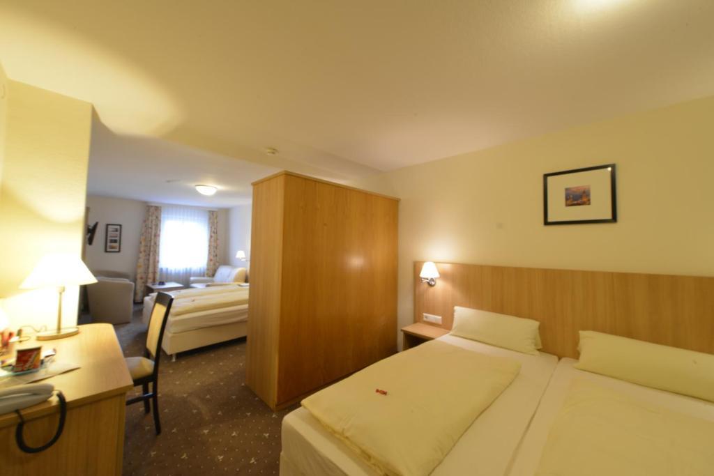 לינדאו Hotel Garni Brugger חדר תמונה